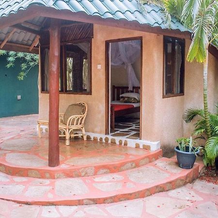 Kijani Cottages Diani 디아니 해변 외부 사진
