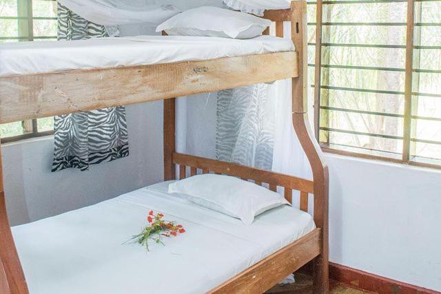 Kijani Cottages Diani 디아니 해변 외부 사진
