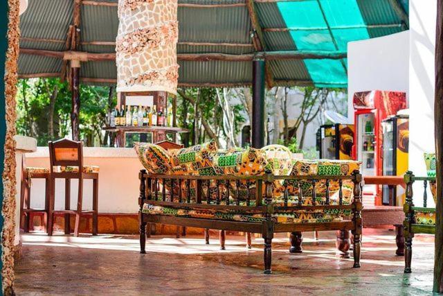 Kijani Cottages Diani 디아니 해변 외부 사진