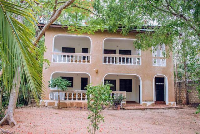 Kijani Cottages Diani 디아니 해변 외부 사진