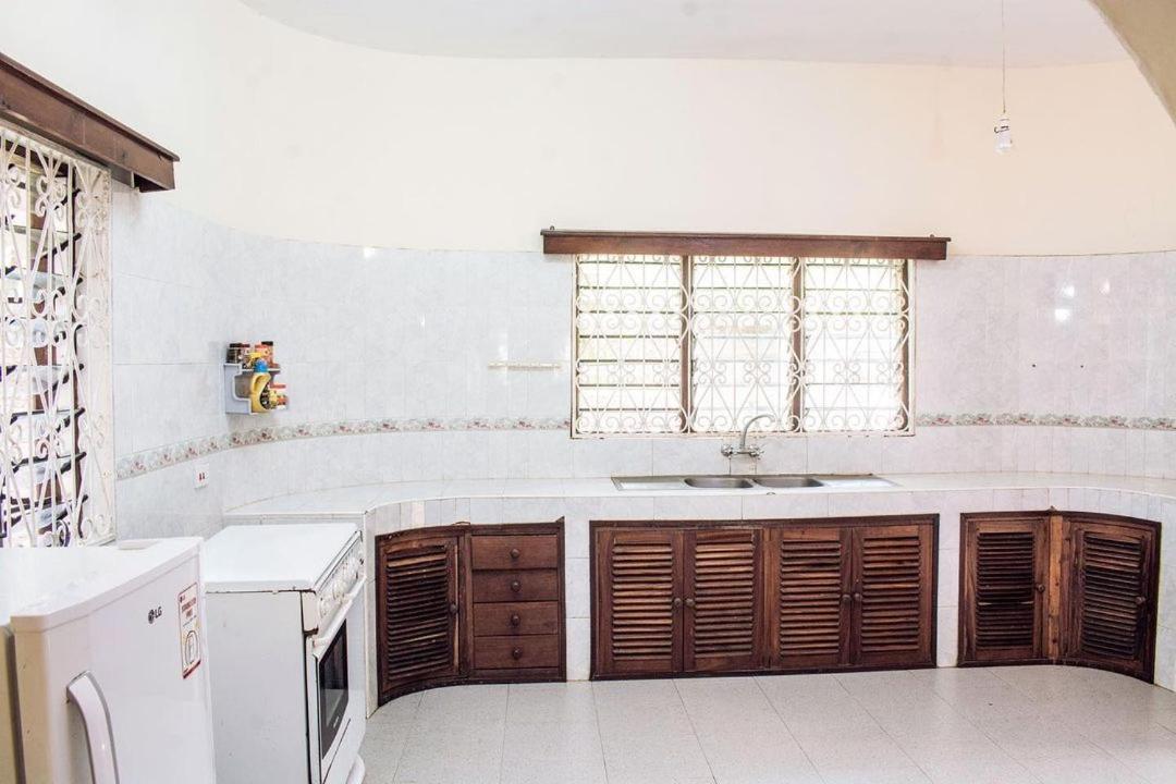 Kijani Cottages Diani 디아니 해변 외부 사진