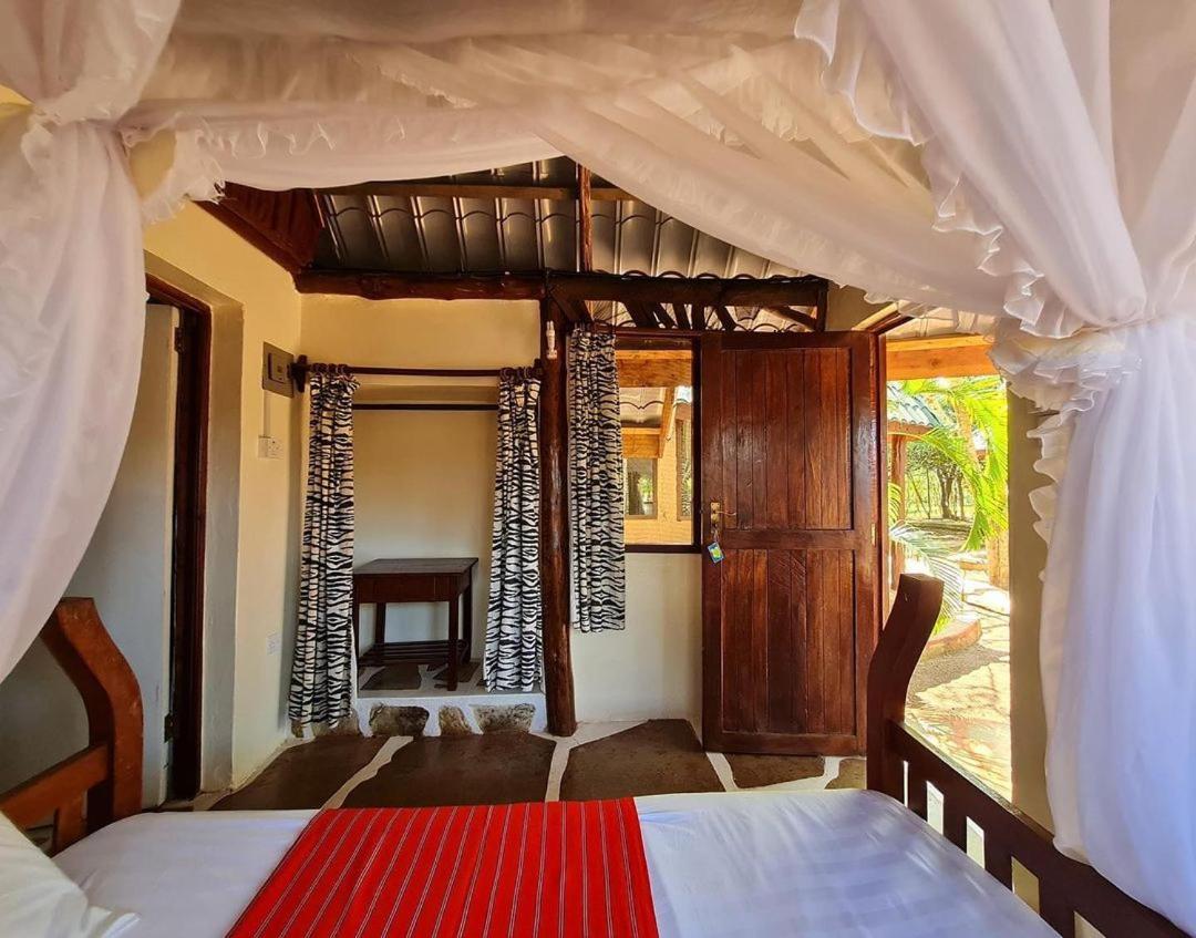 Kijani Cottages Diani 디아니 해변 외부 사진