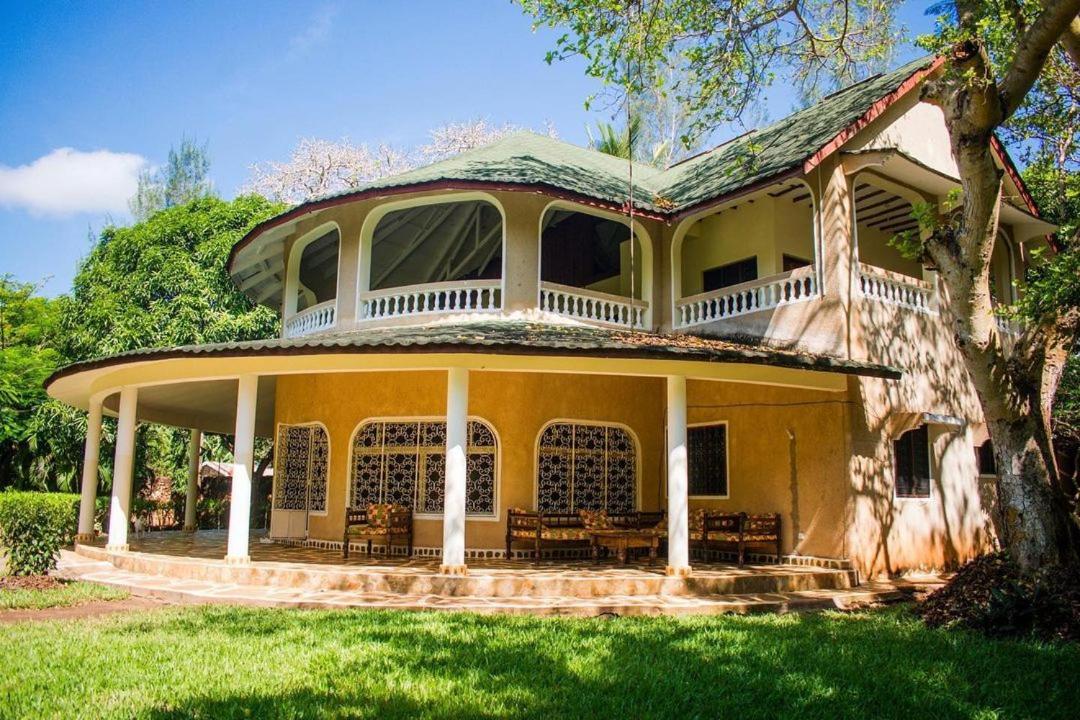 Kijani Cottages Diani 디아니 해변 외부 사진