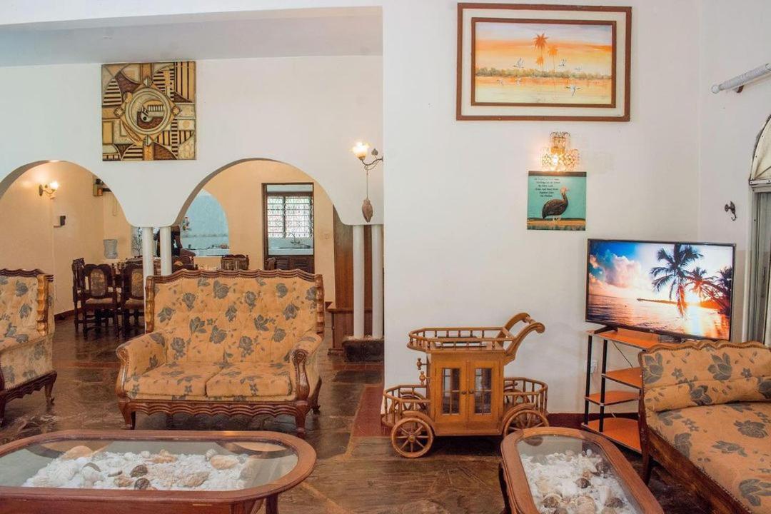 Kijani Cottages Diani 디아니 해변 외부 사진