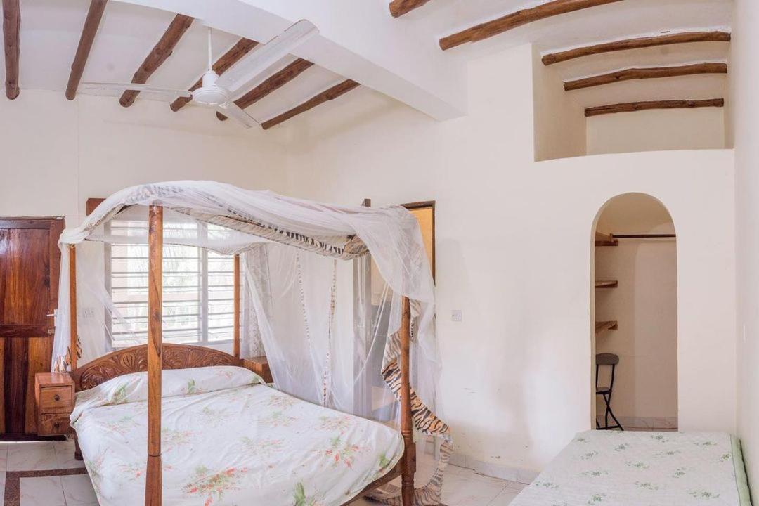 Kijani Cottages Diani 디아니 해변 외부 사진