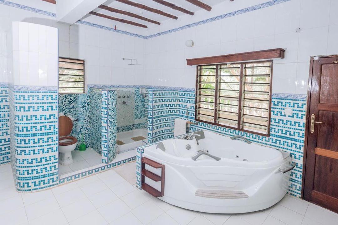 Kijani Cottages Diani 디아니 해변 외부 사진