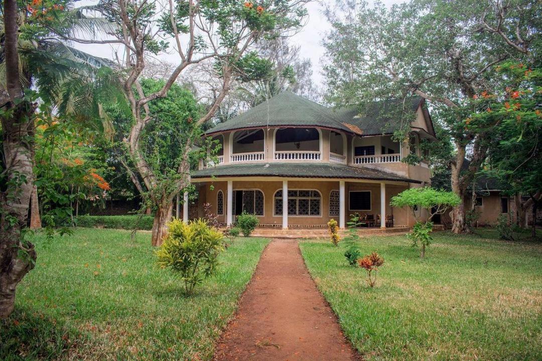 Kijani Cottages Diani 디아니 해변 외부 사진
