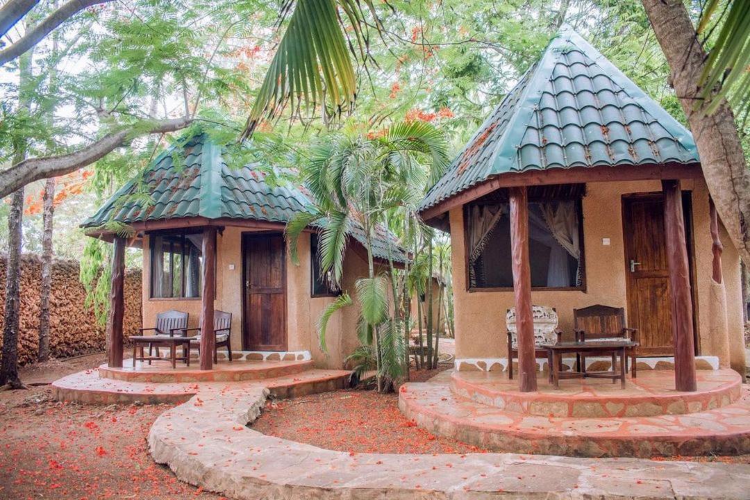 Kijani Cottages Diani 디아니 해변 외부 사진